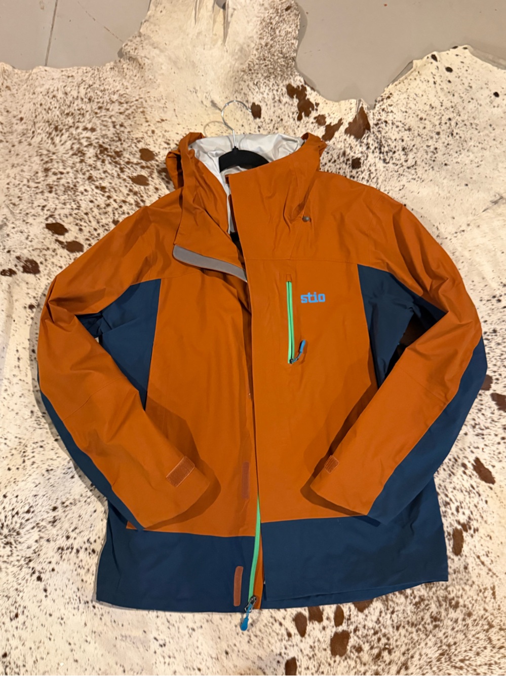 STIO Rust Navy Ski Snowboard Outdoor Shell NWOT M